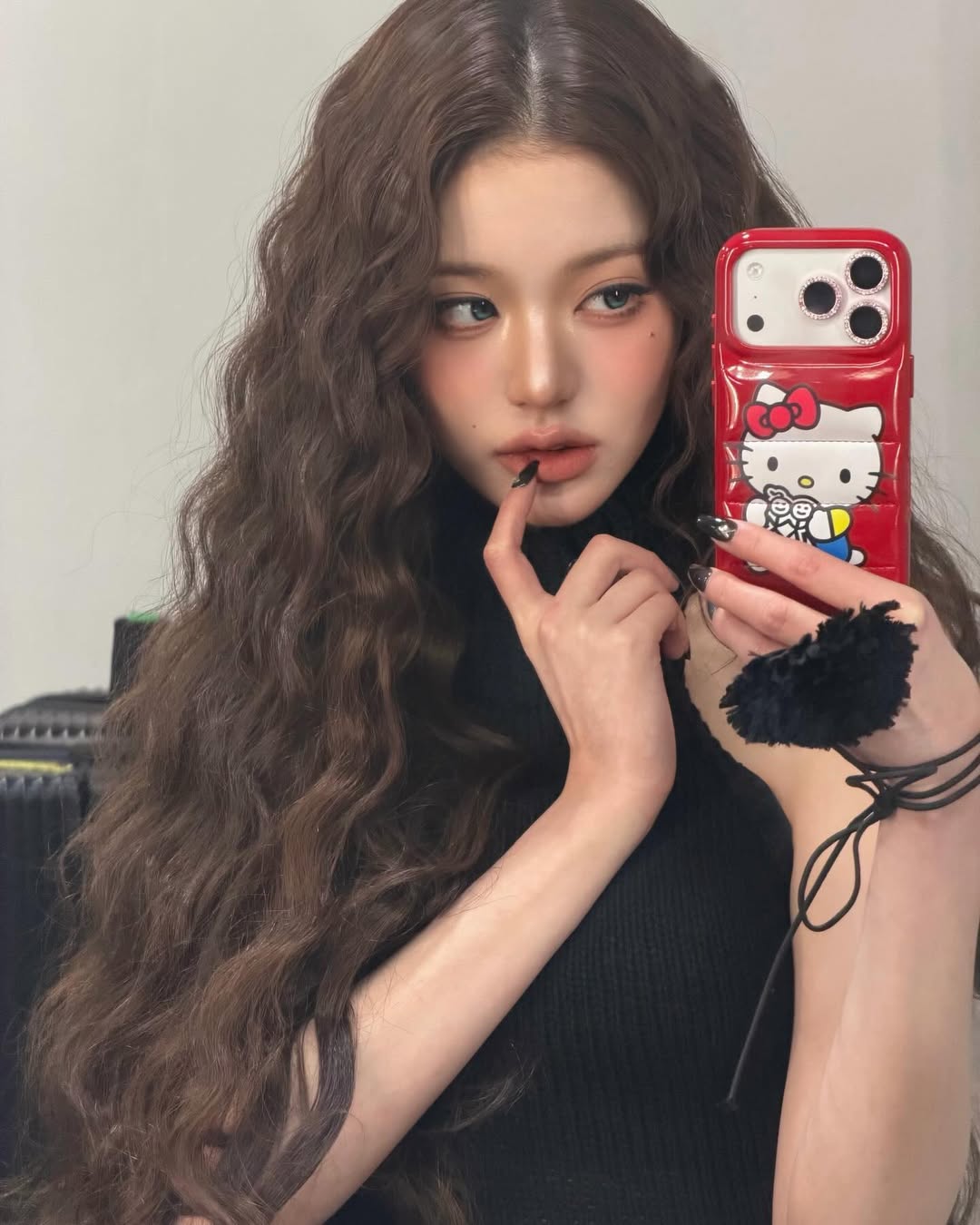 Blocked photo of Wonyoung’s different reactions