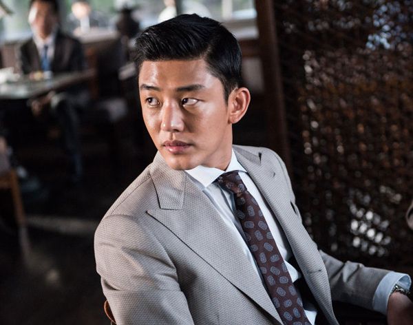 Famous Filmmaker Faces Backlash for Comparing Convicted Actor to Robert Downey Jr. 2 Yoo Ah In in Veteran | Dispatch
