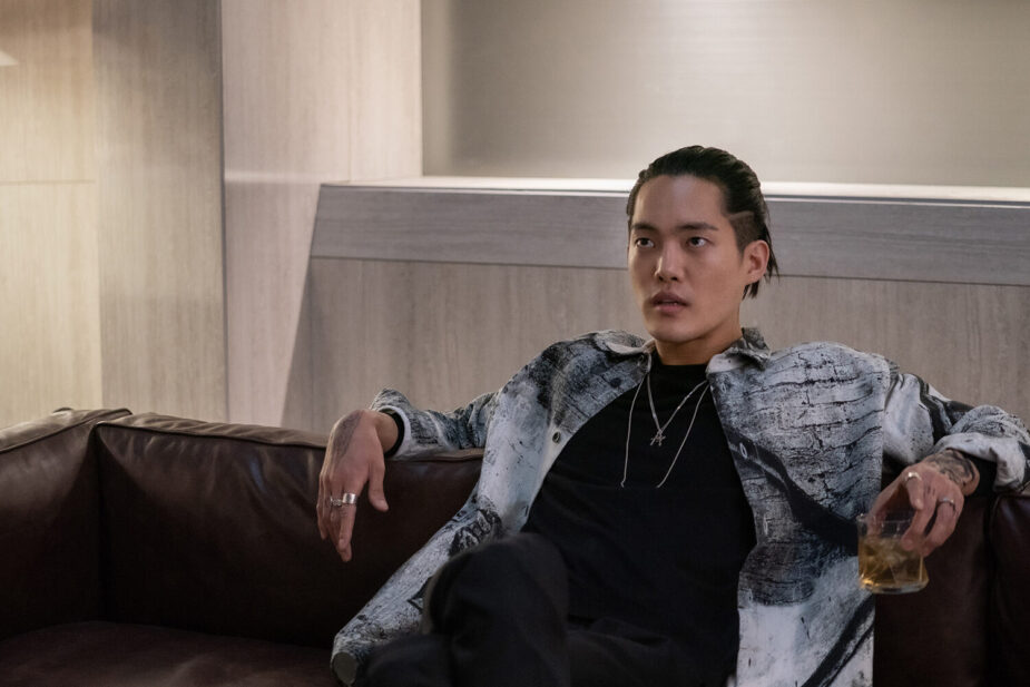 Actor Gains Weight to Shed Villain Role Image 1 Kim Gun Woo as Son Myeong Oh in “The Glory” | Netflix