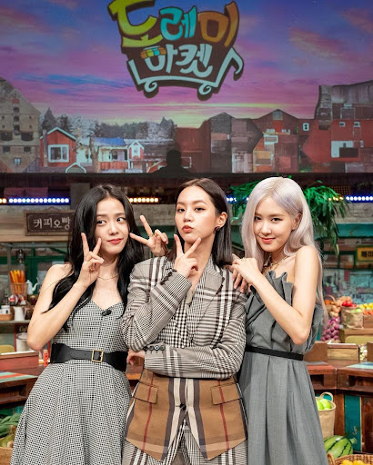 BLACKPINK Jisoo Sparks Buzz With Lavish On-A-Whim Purchase 1 BLACKPINK’s Jisoo (left), Girl’s Day’s Hyeri (center), and BLACKPINK’s Rosé (right) | *tvN*