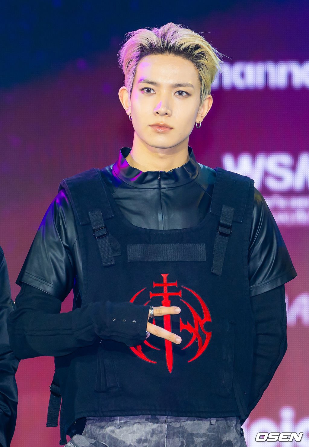 Heeseung's First Public Appearance After Leaving ENHYPEN Triggers Plastic Surgery Rumors 1 Heeseung