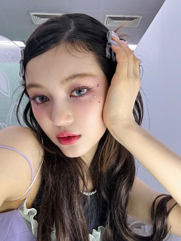 NewJeans' Danielle Stuns Fans With New Song and Visual Transformation Amid ADOR Lawsuit 2 danielle wv