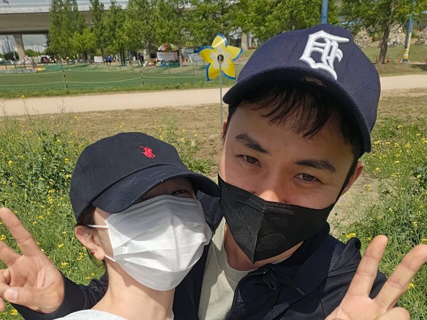 Roh Hyung Wuk with girlfriend