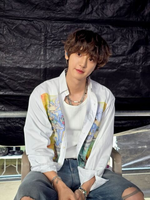 EXO's Chanyeol Accidentally Performs On Stage Without Pants, Videos Go Viral 2 Chanyeol on stage