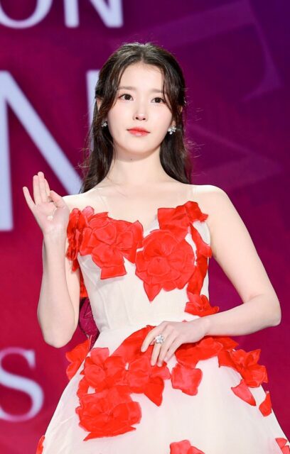 IU