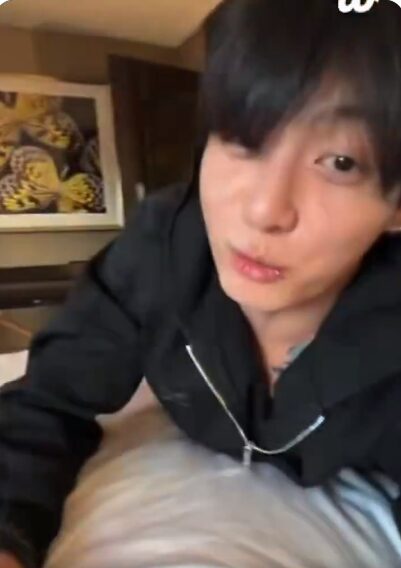 BTS's Jin Accidentally Exposes Drunk Jungkook While Trying to Stay Modest 2 BTS’s Jungkook | *Weverse*