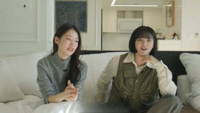 Seung Yeon and Jeongyeon