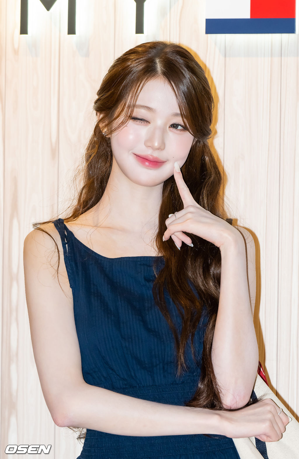 BTS V And IVE Wonyoung Face Dating Rumors: What Fans Need To Know 3 hilfiger