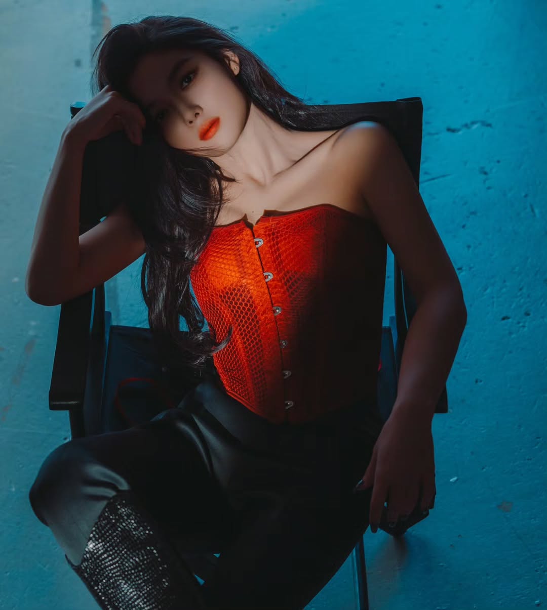 Kim Yoo Jung bold style