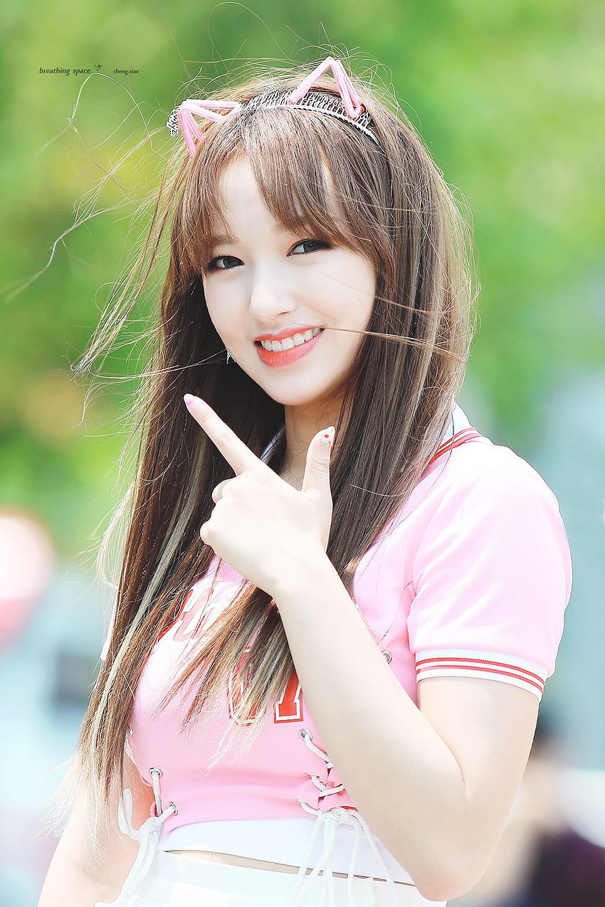 Surreal Scene of Drama Director Yelling at Former Idol-Turned-Actress Concludes with Surprising Outcome 2 Cheng Xiao in recent drama