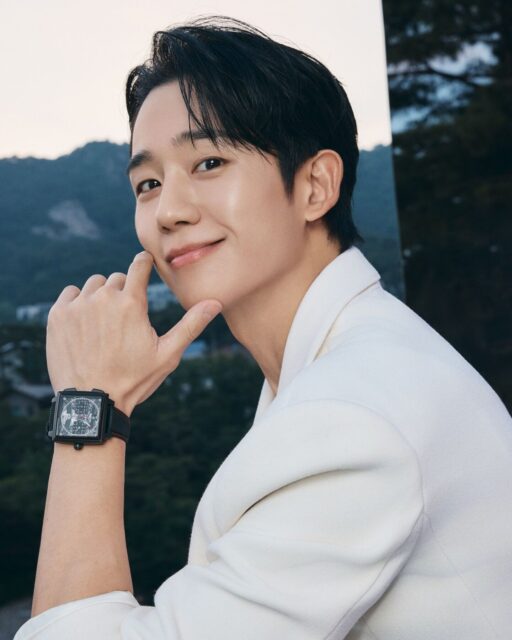 Report Alleges Jung Hae In Supported Kim Soo Hyun Amid Pedophilia Allegations, Sparks Intense Backlash 2 Jung Hae In | *@holyhaein/Instagram*