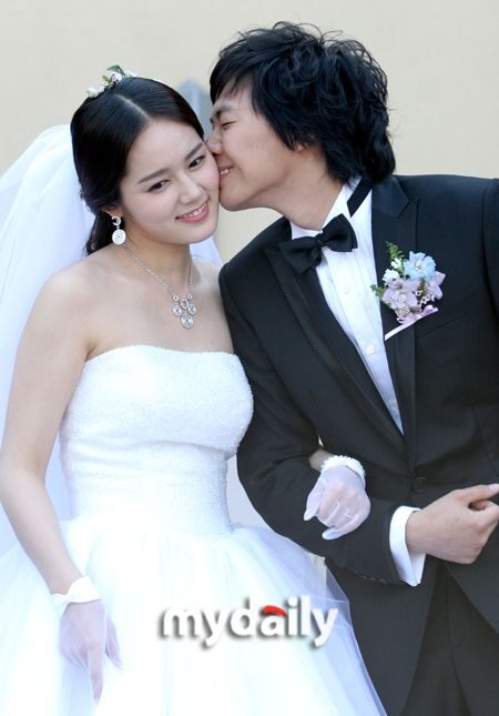 After 19 Years, A Famous Actor Couple Finally Has A Proper Photoshoot — The Outcome Was Worth The Wait 6 My Daily