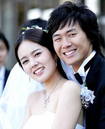 After 19 Years, A Famous Actor Couple Finally Has A Proper Photoshoot — The Outcome Was Worth The Wait 5 Han Ga In Couple