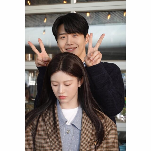 Kim Seon Ho And Go Youn Jung Linked In Dating Speculations Following Fan Observations 2 Kim Seon Ho with Go Youn Jung
