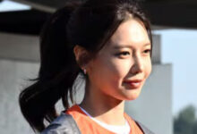 Sooyoung running the marathon with her father