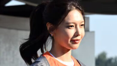 Sooyoung running the marathon with her father