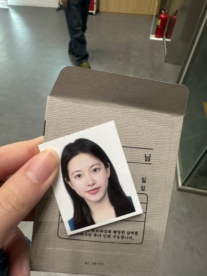 SM Entertainment Girl Group Member Shows Completely No Makeup Face 1 HLJbPm-agAAjsgs