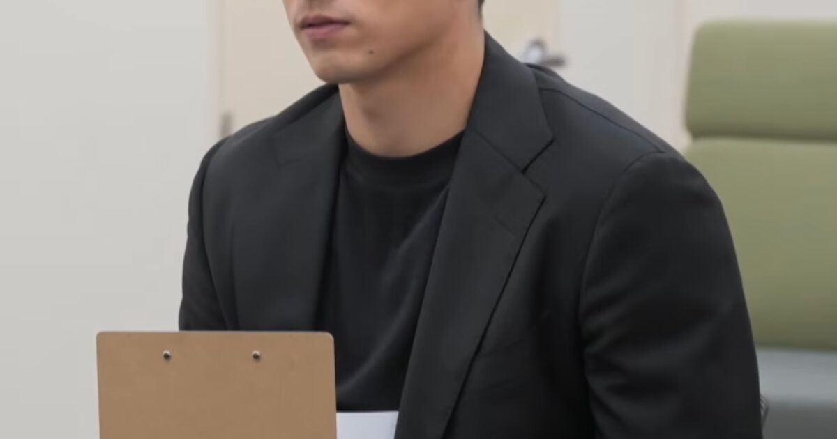 Rich And Handsome Actor Revealed To Be Famous Actress's Nephew