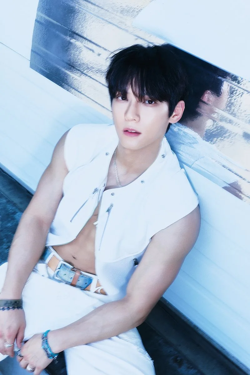 BTOB's Minhyuk's 500,000-view shirtless "2026 WATERBOMB" performance goes viral 2 1783502659447-fcgkhq-0