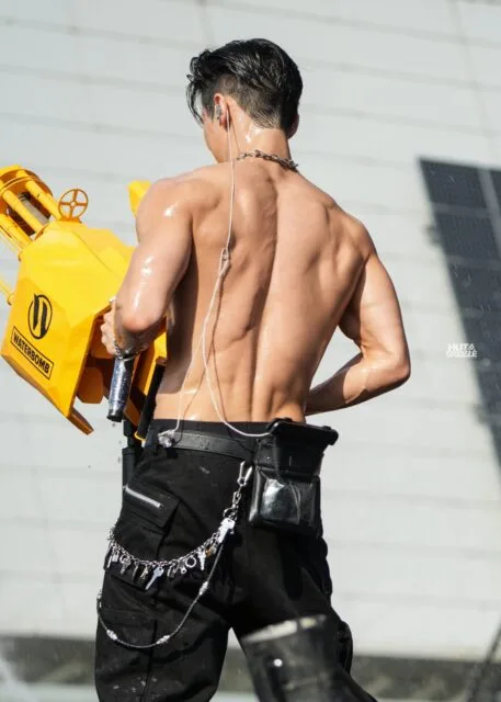 BTOB's Minhyuk's 500,000-view shirtless "2026 WATERBOMB" performance goes viral 3 HN_o8Oca4AEZQsl