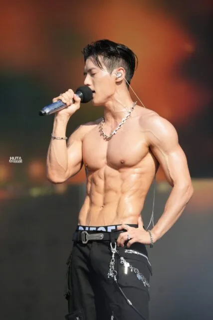 BTOB's Minhyuk's 500,000-view shirtless "2026 WATERBOMB" performance goes viral 5 HN-uHTDboAAsaRU
