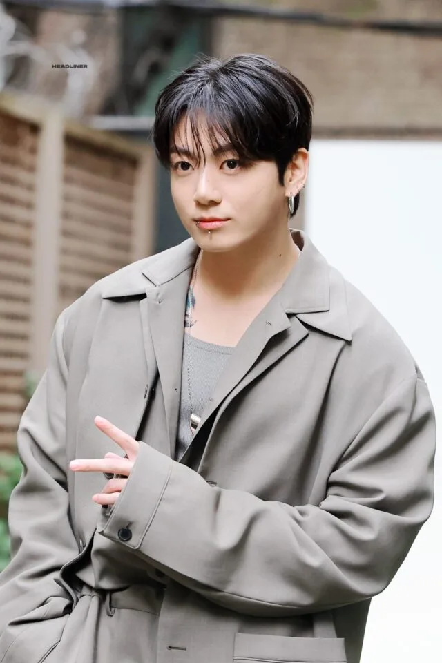 bts-jungkook-headliner-640x960-2 (1)