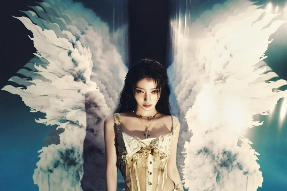 Kep1er's Xiaoting unveils angel-themed teaser photos for first solo single 'LEGEND' releasing July 30 6