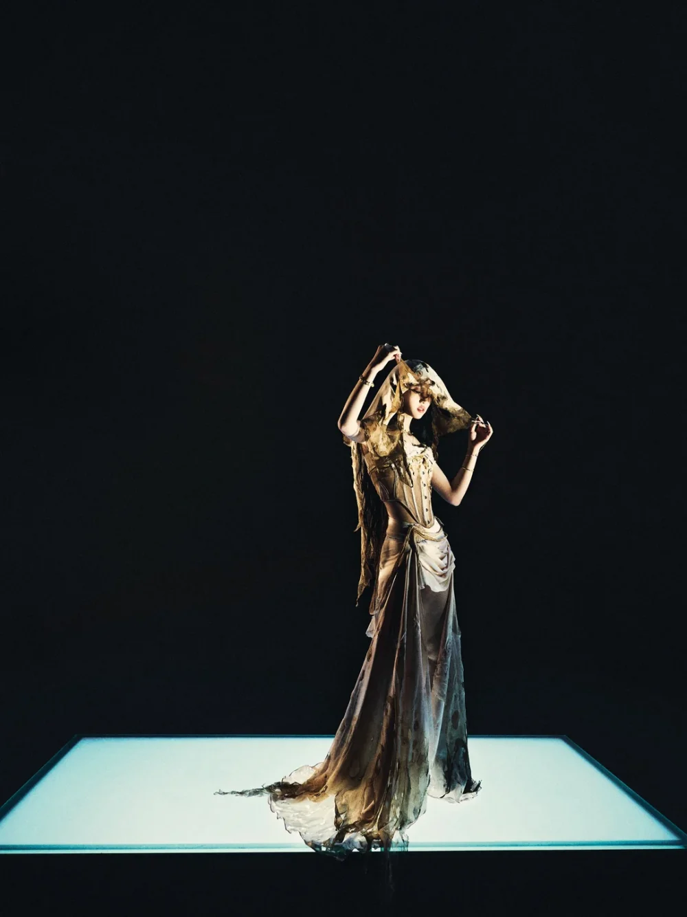 Kep1er's Xiaoting unveils angel-themed teaser photos for first solo single 'LEGEND' releasing July 30 7