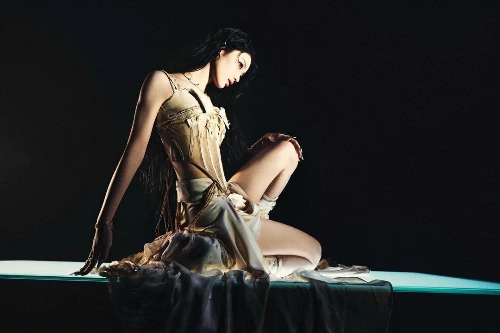Kep1er's Xiaoting unveils angel-themed teaser photos for first solo single 'LEGEND' releasing July 30 8