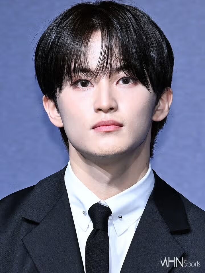 NCT's Ten Calling Out Mark Lee Sparks Mixed Reactions Among Fans 2 Mark Lee