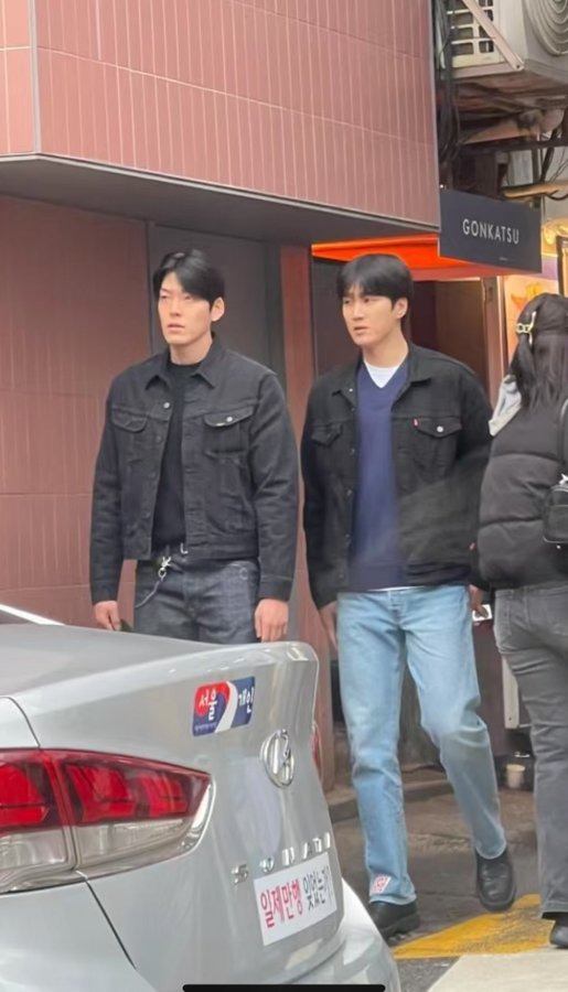 Ahn Bo Hyun and Kim Woo Bin spotted together