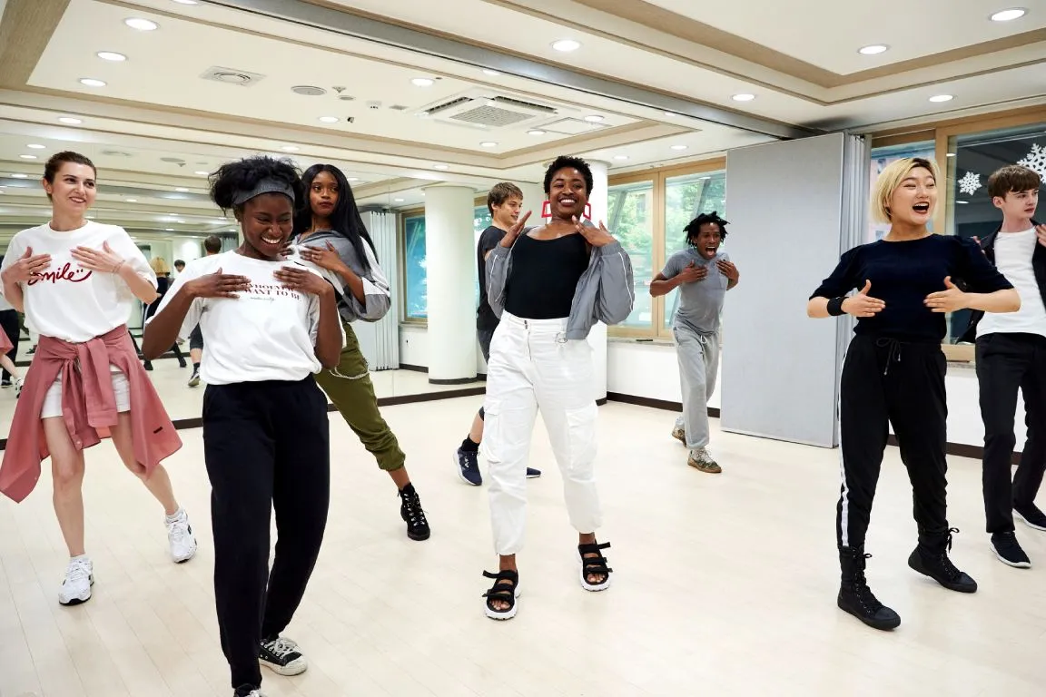 Kpop Dance Classes Near Me: Learn The Best Kpop Dance Moves! 1 Kpop Dance Classes Near Me