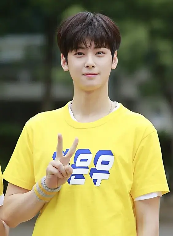 Cha Eun Woo Debut