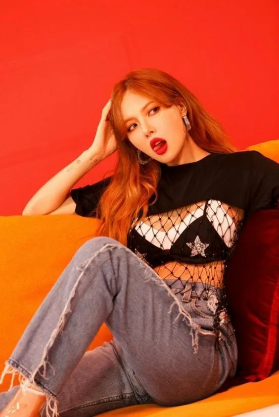 HyunA Outfits