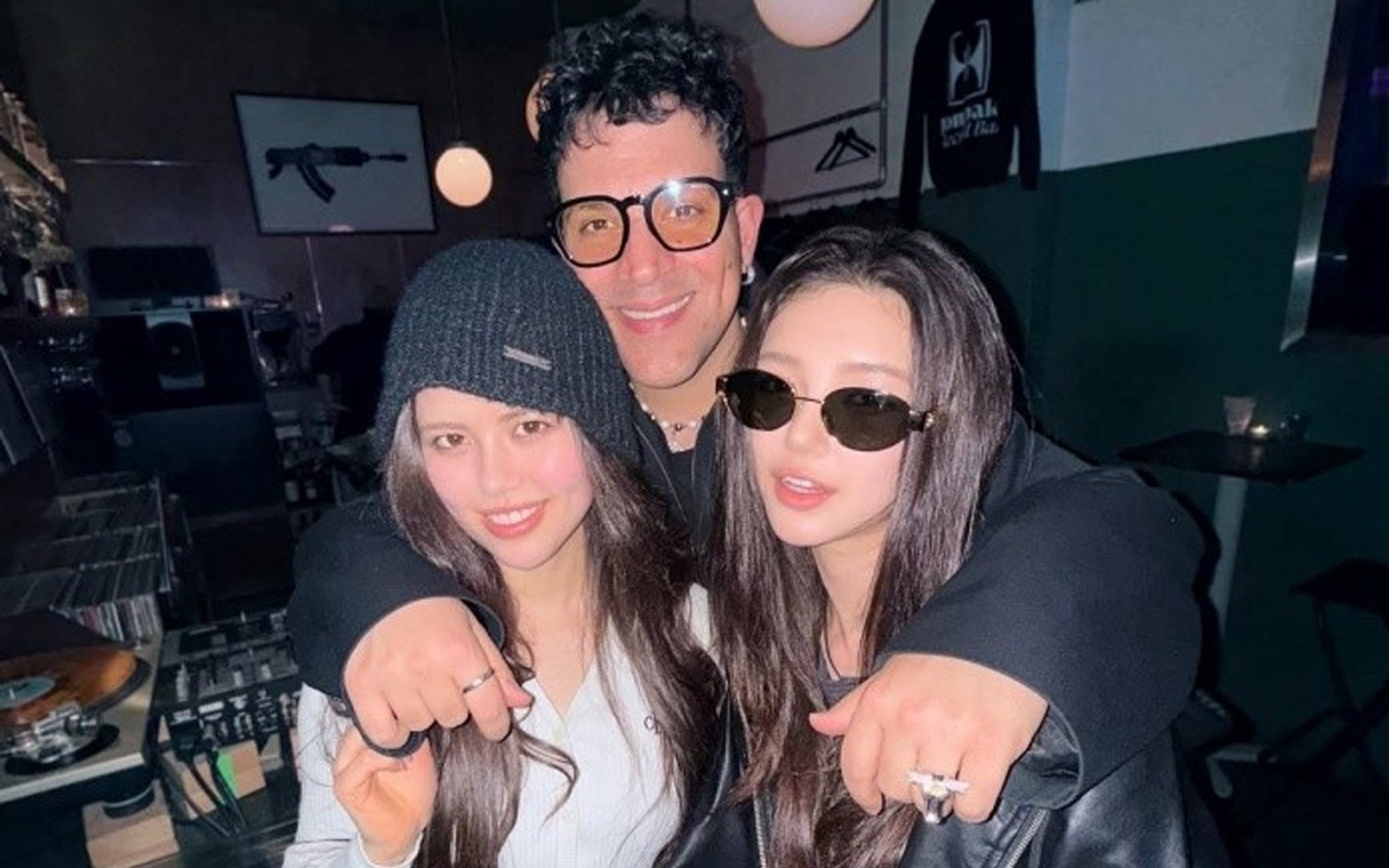 Emotional Oranges Addresses Speculation Regarding Collaboration with NewJeans' Danielle 1 Emotional Oranges clarifies rumors about potential collaboration with NewJeans' Danielle