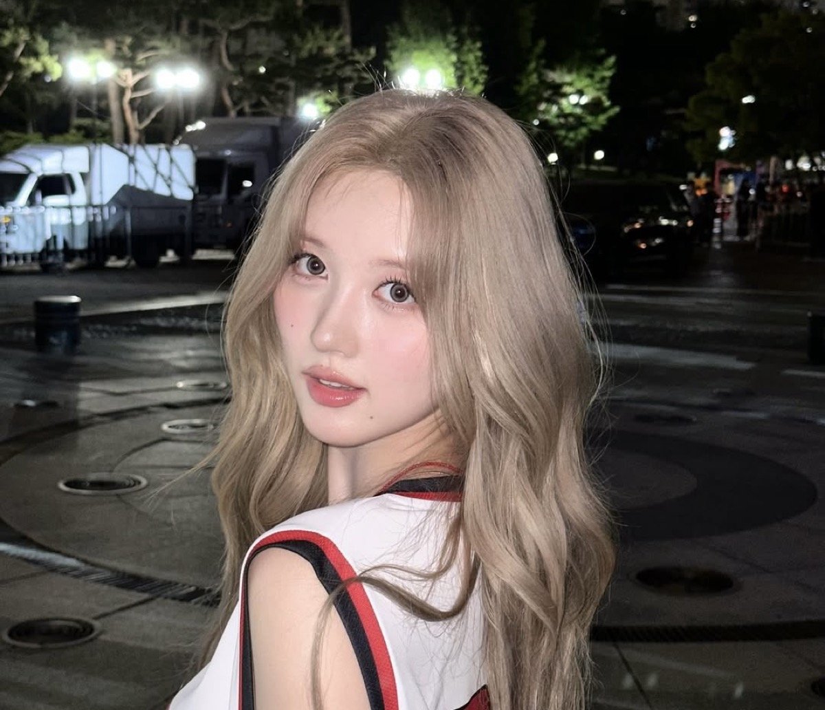 Gaeul of IVE to Throw Opening Pitch at LG Twins vs. Hanwha Eagles Game 1 IVE’s Gaeul to throw first pitch at LG Twins vs. Hanwha Eagles game