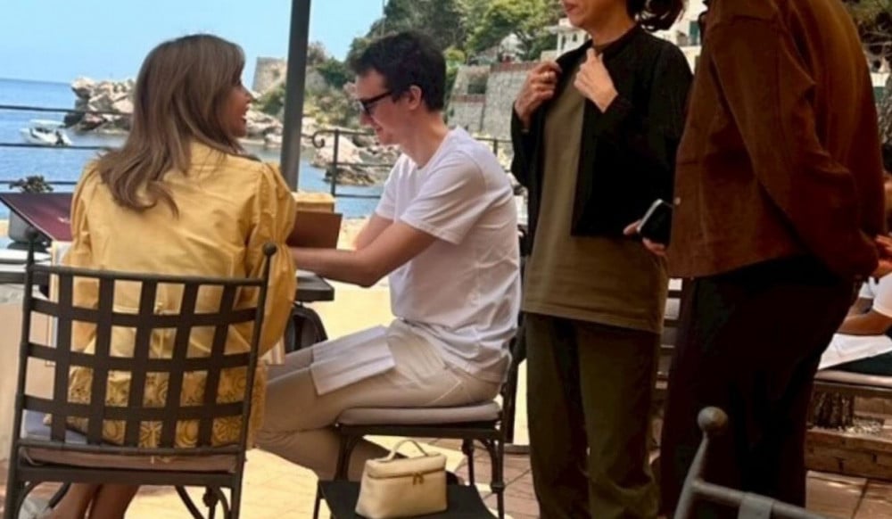 Lisa from BLACKPINK Seen with Alleged Boyfriend Frederic Arnault in Italy 1 BLACKPINK's Lisa spotted with rumored boyfriend Frederic Arnault in Italy