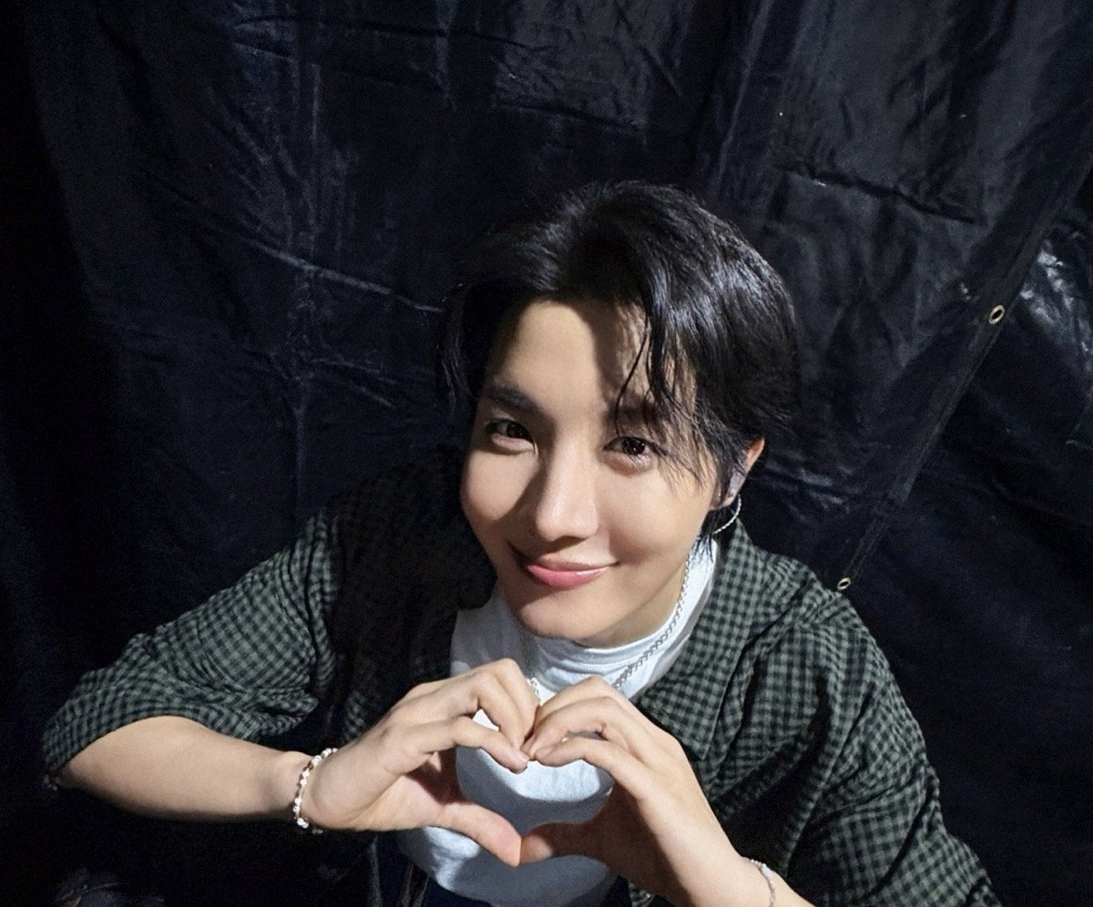J-Hope Wraps Up Asia Tour with Sold-Out Dome Performances and Upcoming Encore 1 J-Hope concludes Asia tour with sold-out dome shows and encore ahead