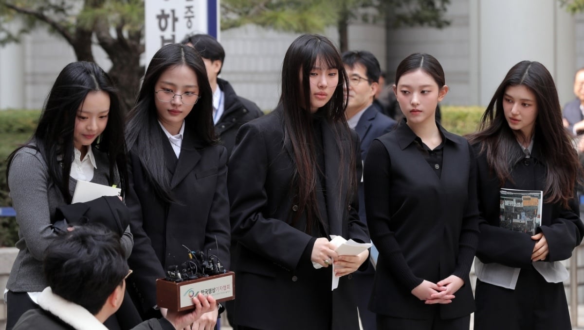 NewJeans' Legal Team Strongly Dismisses Settlement Proposal in Second Court Hearing Against ADOR 1 NewJeans' side firmly rejects suggestion for settlement during the 2nd 'NewJeans vs. ADOR' case court hearing